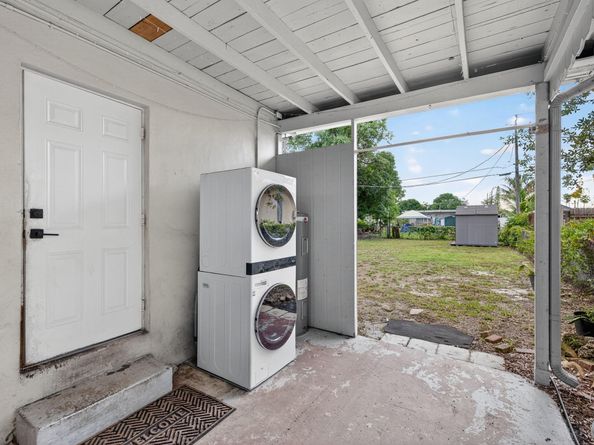 1141 SW 25th Ave, Fort Lauderdale FL 33312