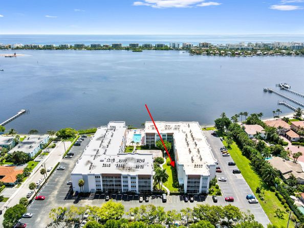 1516 S Lakeside Drive 110, Lake Worth Beach FL 33460