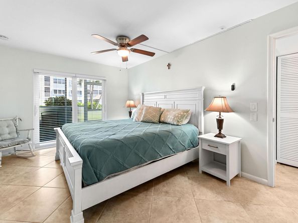 1516 S Lakeside Drive 110, Lake Worth Beach FL 33460