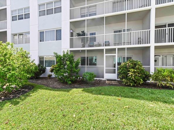 1516 S Lakeside Drive 110, Lake Worth Beach FL 33460