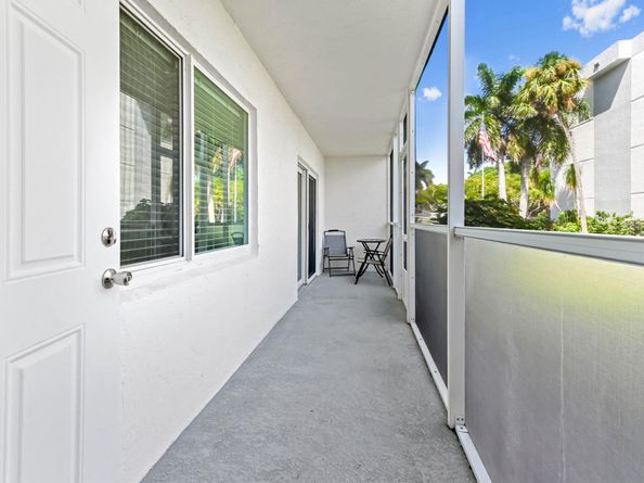 1516 S Lakeside Drive 110, Lake Worth Beach FL 33460