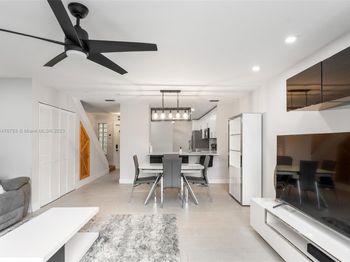 700 SE 14th Street