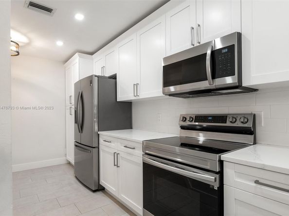 700 SE 14th Street J, Fort Lauderdale FL 33316