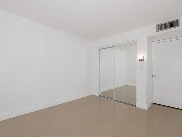 2307 S Cypress Bend Dr 108A, Pompano Beach FL 33069