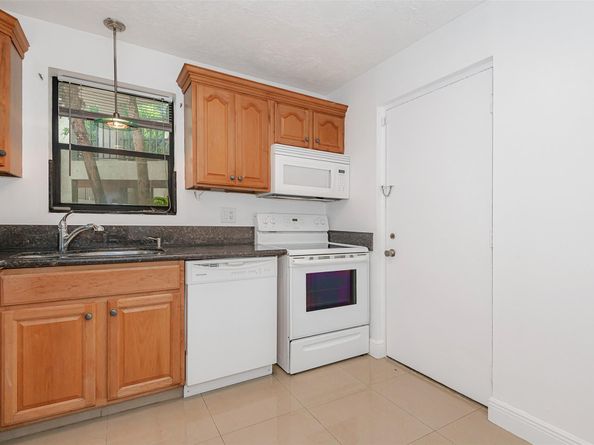 2307 S Cypress Bend Dr 108A, Pompano Beach FL 33069