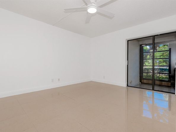 2307 S Cypress Bend Dr 108A, Pompano Beach FL 33069