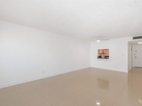 2307 S Cypress Bend Dr 108A, Pompano Beach FL 33069