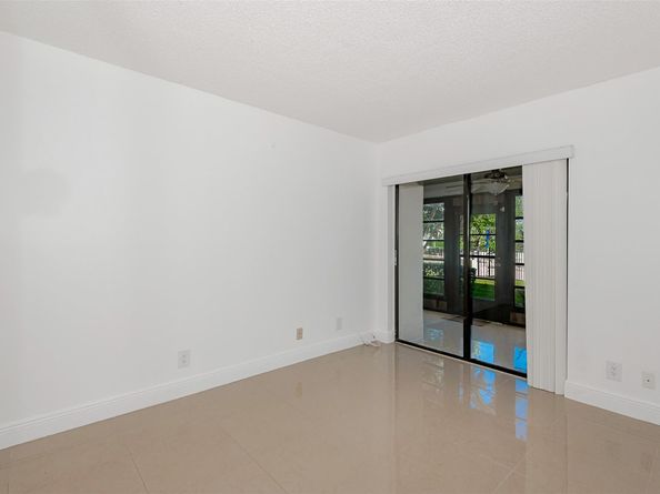 2307 S Cypress Bend Dr 108A, Pompano Beach FL 33069