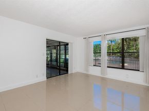 2307 S Cypress Bend Dr 108A, Pompano Beach FL 33069