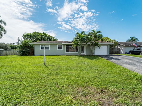1022 SW 25th Avenue, Boynton Beach FL 33426