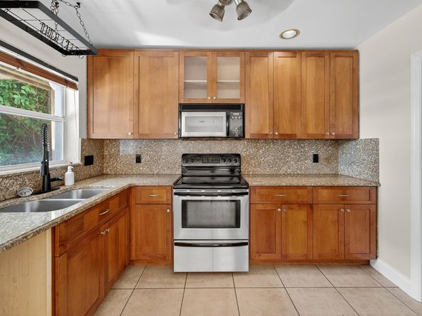 1022 SW 25th Avenue, Boynton Beach FL 33426