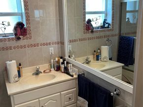 Undisclosed Address #FX-10529477, Lauderdale Lakes FL 33319