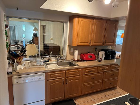 Undisclosed Address #FX-10529477, Lauderdale Lakes FL 33319