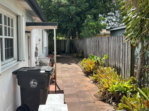 Undisclosed Address #FX-10529477, Lauderdale Lakes FL 33319