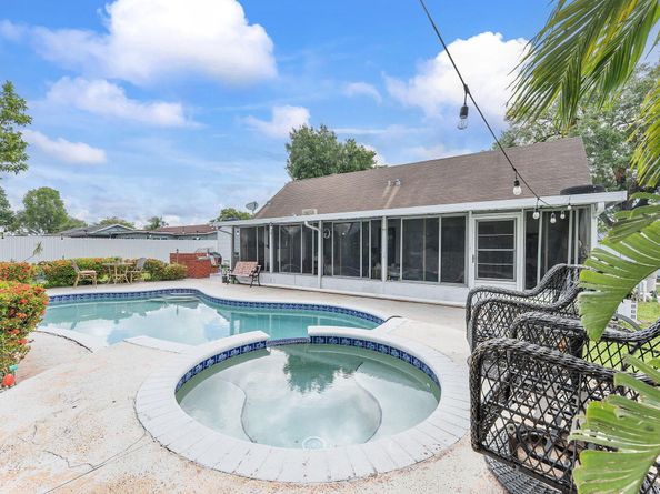 400 NW 98th Avenue, Pembroke Pines FL 33024