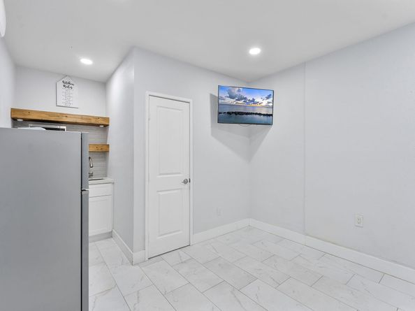 400 NW 98th Avenue, Pembroke Pines FL 33024
