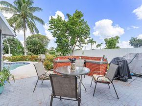 400 NW 98th Avenue, Pembroke Pines FL 33024