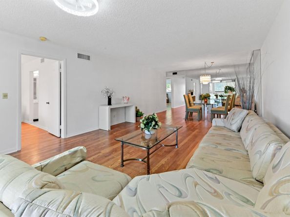 15244 Lakes Of Delray Boulevard 203, Delray Beach FL 33484