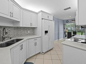 6907 Fountains Circle, Lake Worth FL 33467