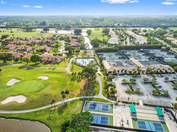 6907 Fountains Circle, Lake Worth FL 33467
