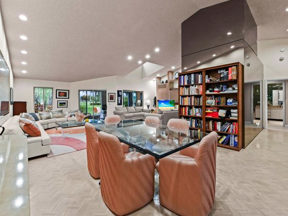 6907 Fountains Circle, Lake Worth FL 33467