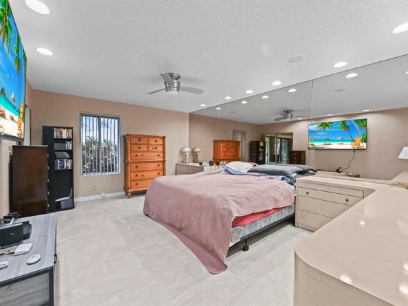 6907 Fountains Circle, Lake Worth FL 33467