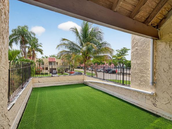5717 NW 17th Ct 2, Lauderhill FL 33313