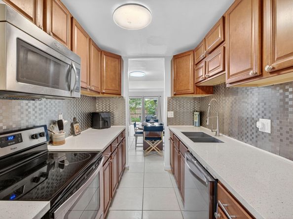 5717 NW 17th Ct 2, Lauderhill FL 33313