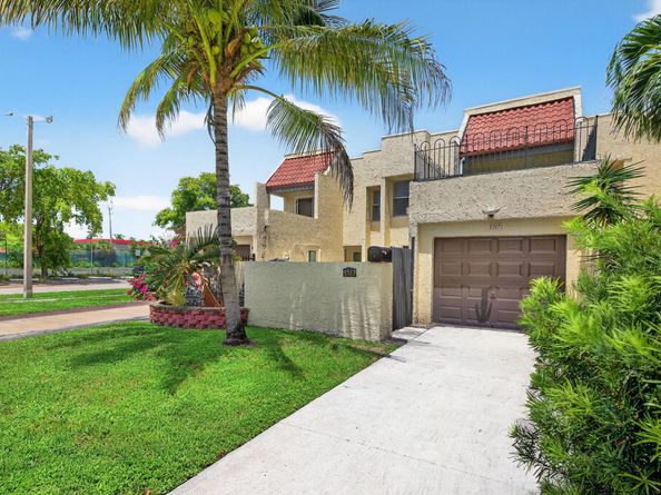 5717 NW 17th Ct 2, Lauderhill FL 33313