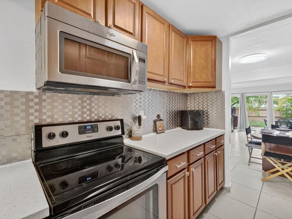 5717 NW 17th Ct 2, Lauderhill FL 33313