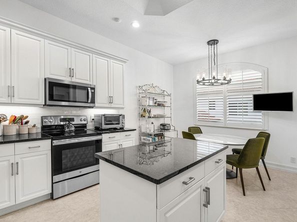 126 Palm Bay Terrace 126c, Palm Beach Gardens FL 33418