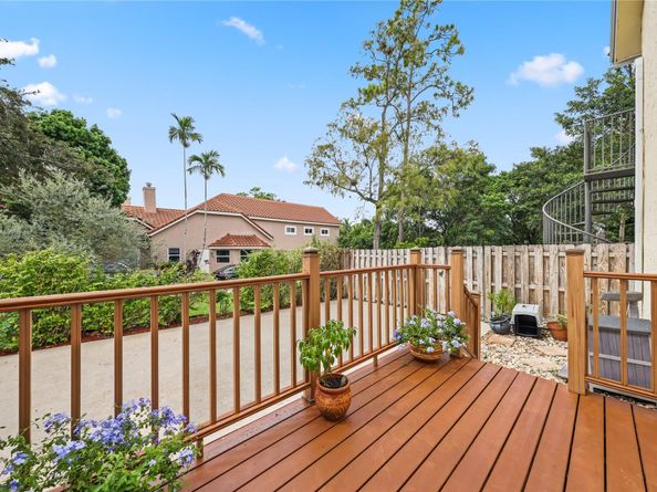 6251 NW 63rd Way, Parkland FL 33067