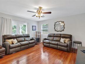 6251 NW 63rd Way, Parkland FL 33067
