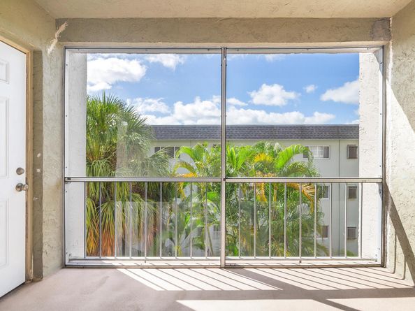 505 Spencer Drive 207, West Palm Beach FL 33409