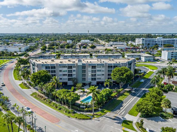 505 Spencer Drive 207, West Palm Beach FL 33409