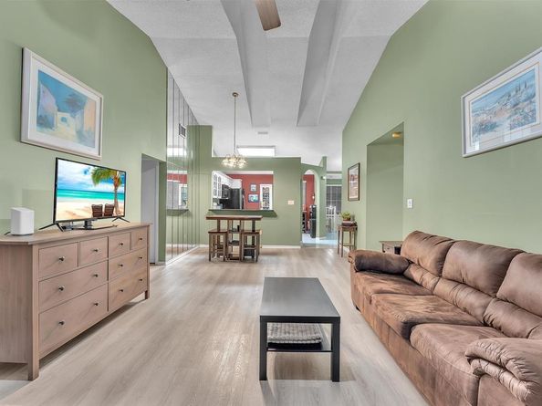 146 NW 98th Ter 146, Plantation FL 33324