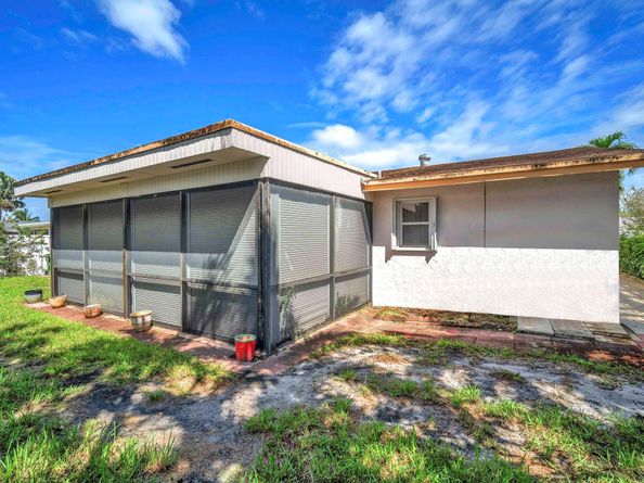 7950 NW 8th Ct, Margate FL 33063