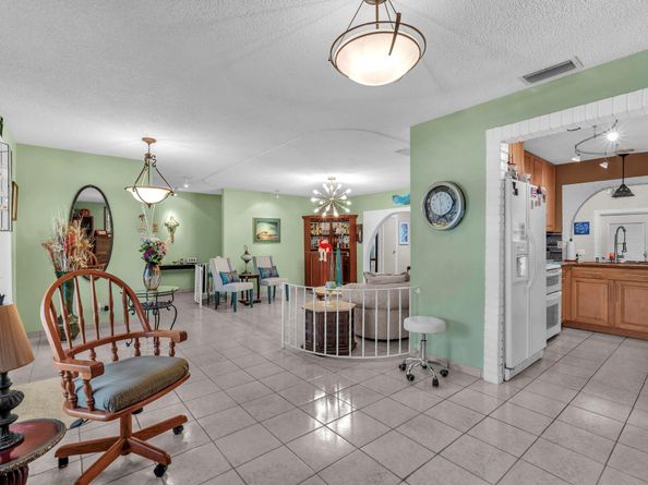 7950 NW 8th Ct, Margate FL 33063