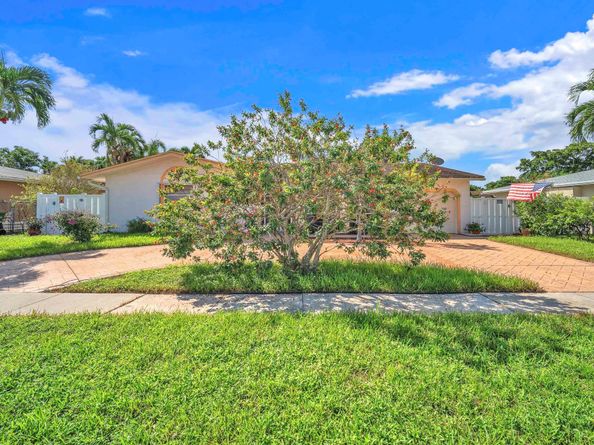7950 NW 8th Ct, Margate FL 33063
