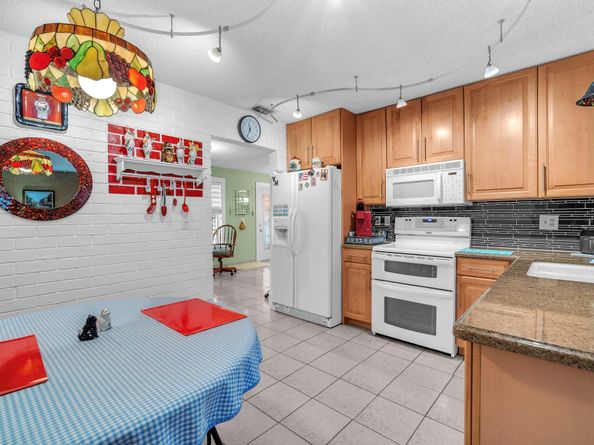 7950 NW 8th Ct, Margate FL 33063