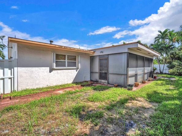7950 NW 8th Ct, Margate FL 33063