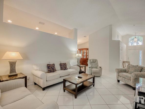 5055 Robino Circle, West Palm Beach FL 33417