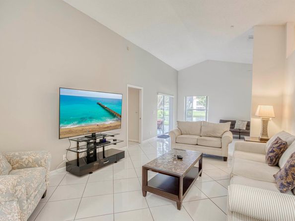5055 Robino Circle, West Palm Beach FL 33417