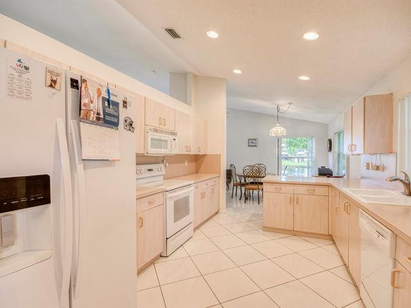 5055 Robino Circle, West Palm Beach FL 33417