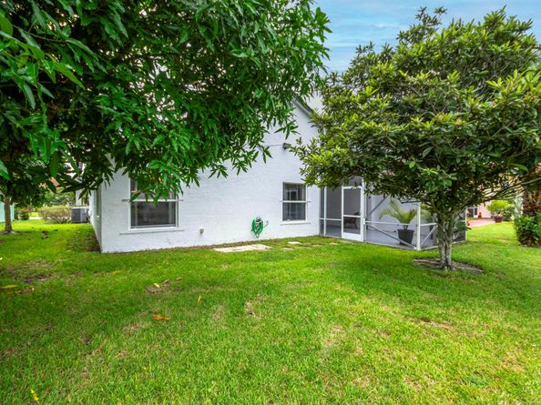 5055 Robino Circle, West Palm Beach FL 33417