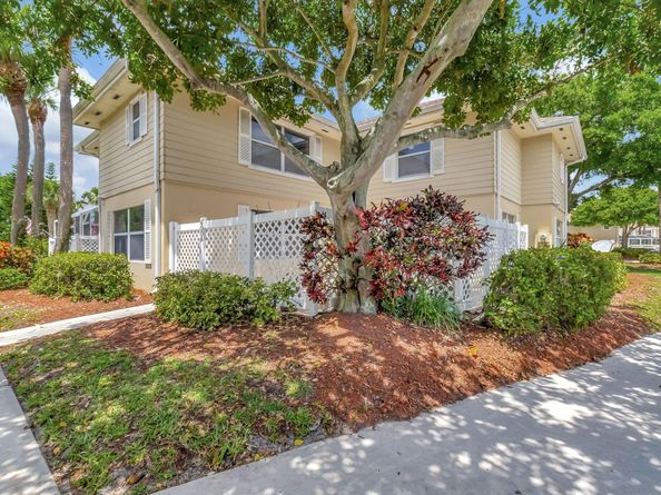 4004 Medford Court, Boynton Beach FL 33436