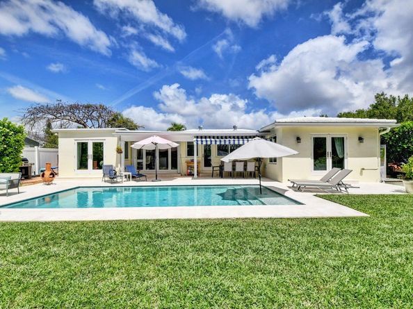 222 S Seacrest Circle, Delray Beach FL 33444