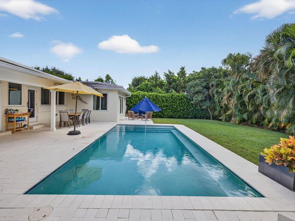 222 S Seacrest Circle, Delray Beach FL 33444