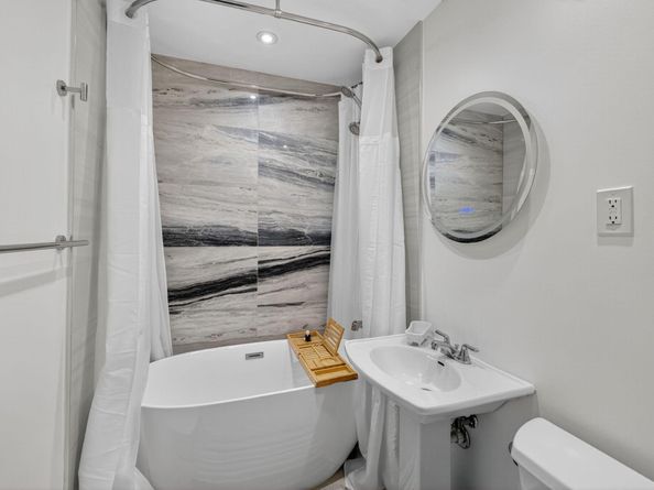 222 S Seacrest Circle, Delray Beach FL 33444