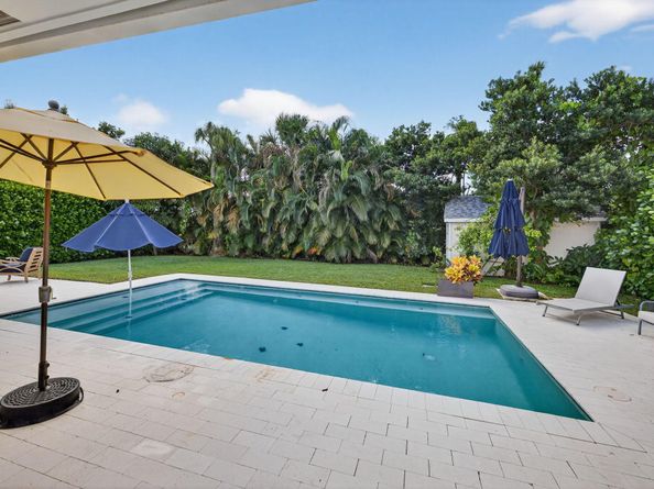 222 S Seacrest Circle, Delray Beach FL 33444